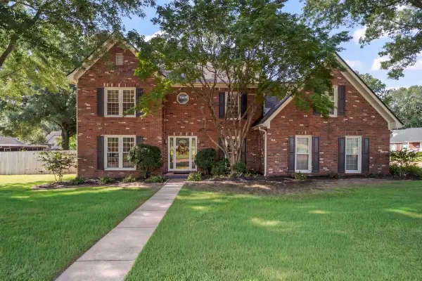627 E HARPERS FERRY RD, Collierville, TN 38017