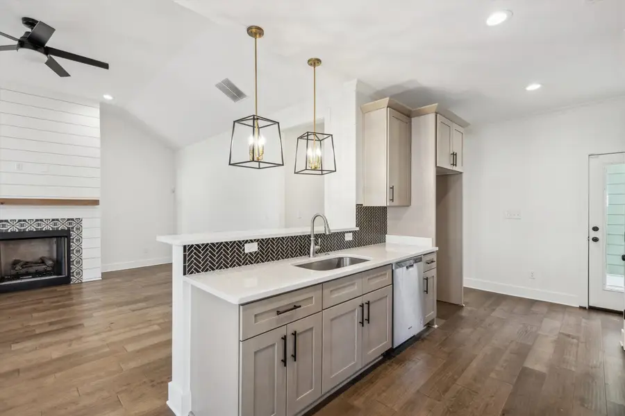 447 JOSEPHINE ST, Memphis, TN 38111 - #2