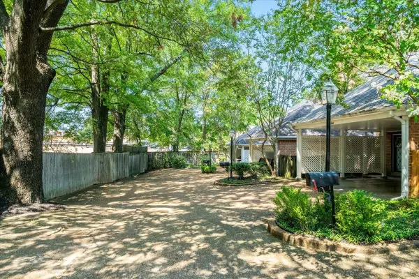 4638 LAUREL OAKS ST, Memphis, TN 38117