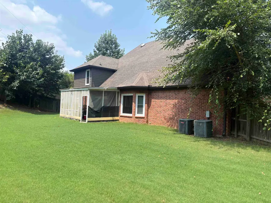 9363 HELMSLEY DR, Cordova, MS 38016 - #2