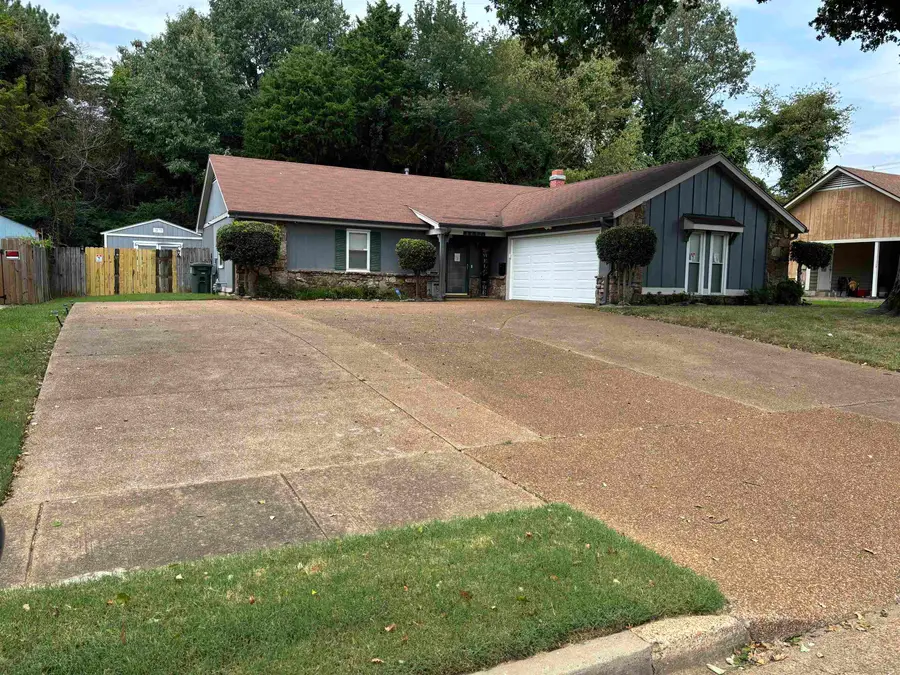 6892 STARKENBURG LN, Memphis, TN 38115 - #2