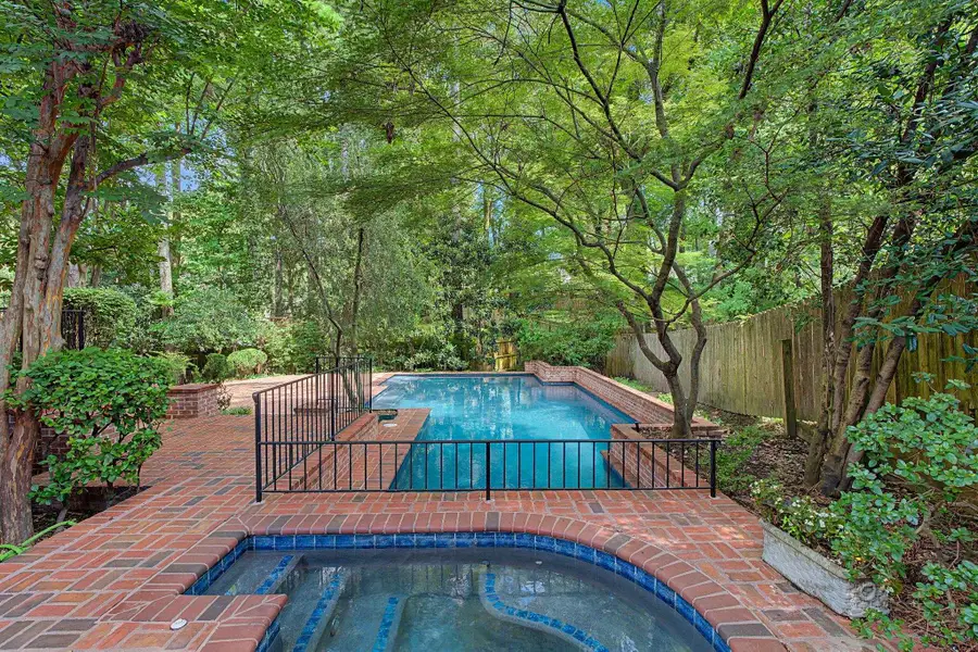 2500 BIRNAM WOOD DR, Germantown, TN 38138 - #2
