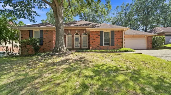 8923 HICKORY TRAIL DR, Memphis, TN 38018