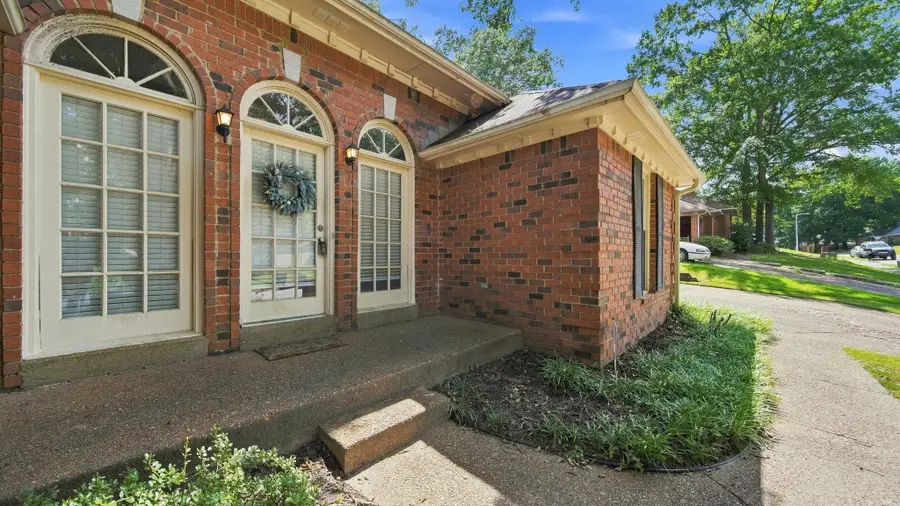 8923 HICKORY TRAIL DR, Cordova, TN 38018 - #2