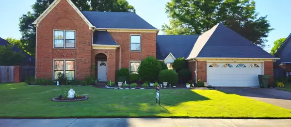 2033 WESTBRIAR DR, Memphis, TN 38016