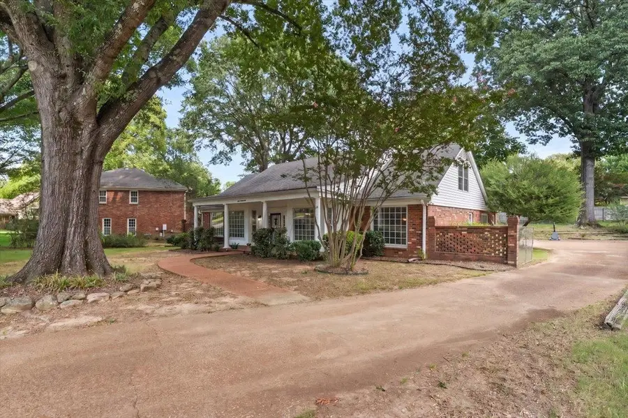 1528 EASTRIDGE DR, Memphis, TN 38120 - #3