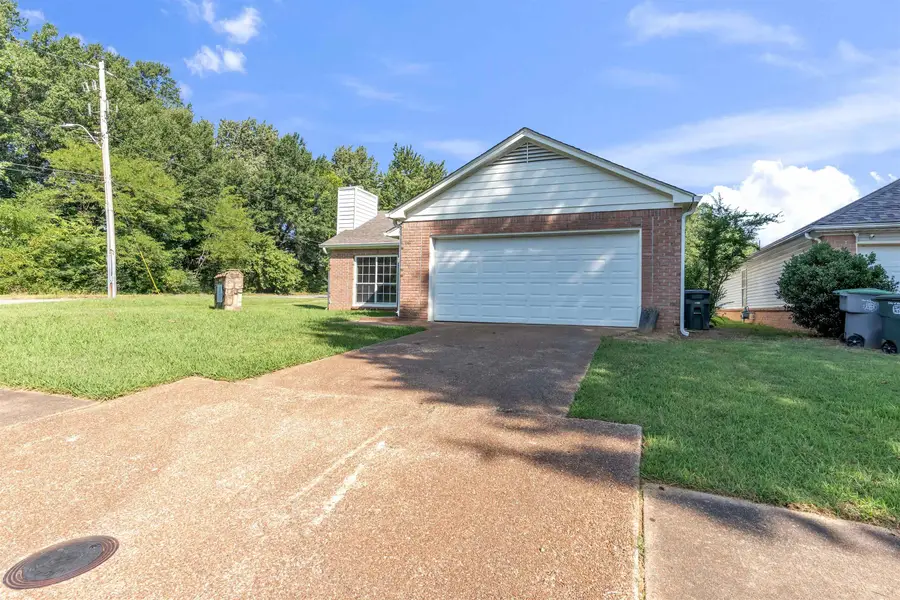 2591 BAY POINTE CIR E, Memphis, TN 38128 - #3
