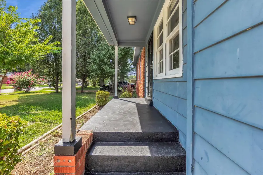 3186 S EDGEWARE RD, Memphis, TN 38118 - #2