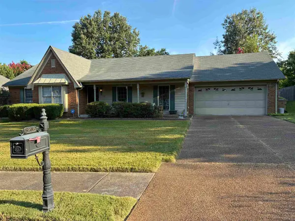 8708 OAK TRAIL LN, Memphis, TN 38018