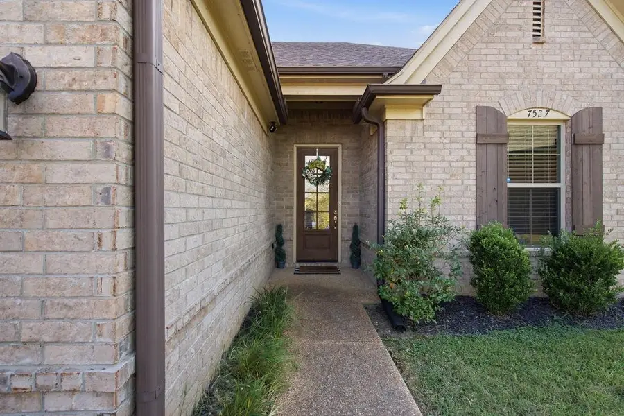 7527 WOODINVILLE CV, Memphis, TN 38125 - #3