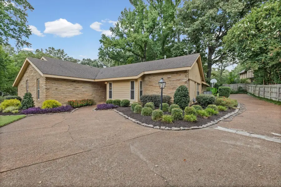 2174 MONTEGO DR, Cordova, TN 38016 - #2