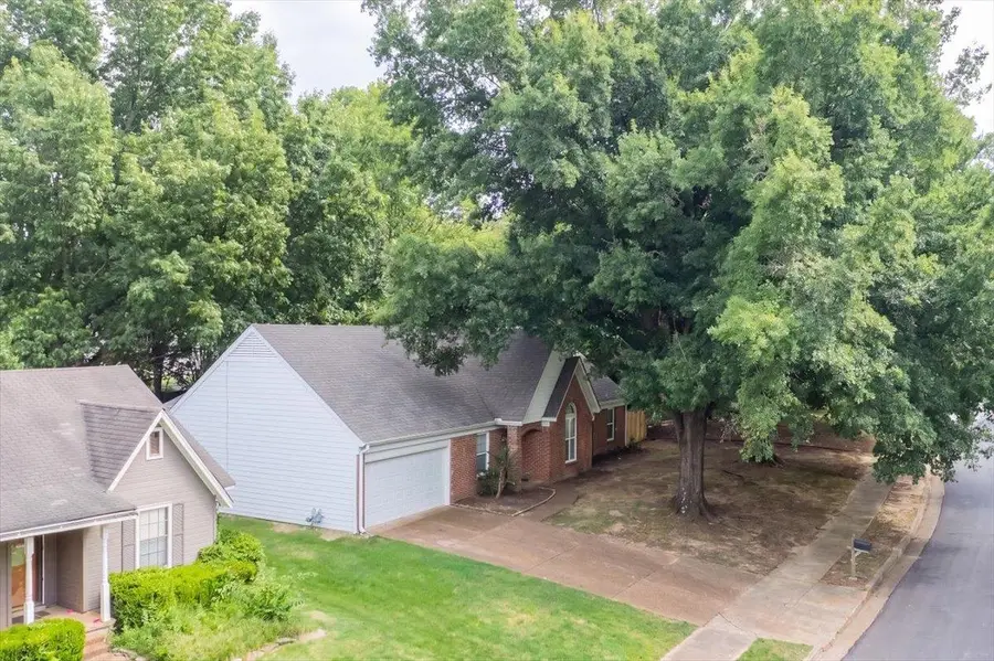 978 HUNTERS POINT DR, Cordova, TN 38018 - #2
