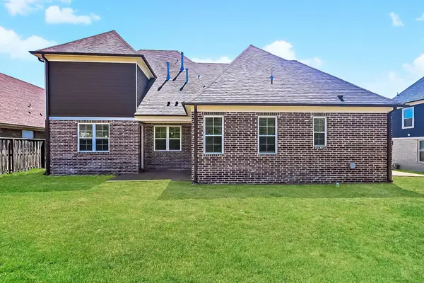 156 HERITAGE LAKE DR, Memphis, TN 38109