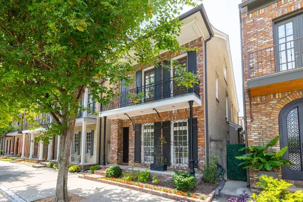 621 S FRONT ST, Memphis, TN 38103