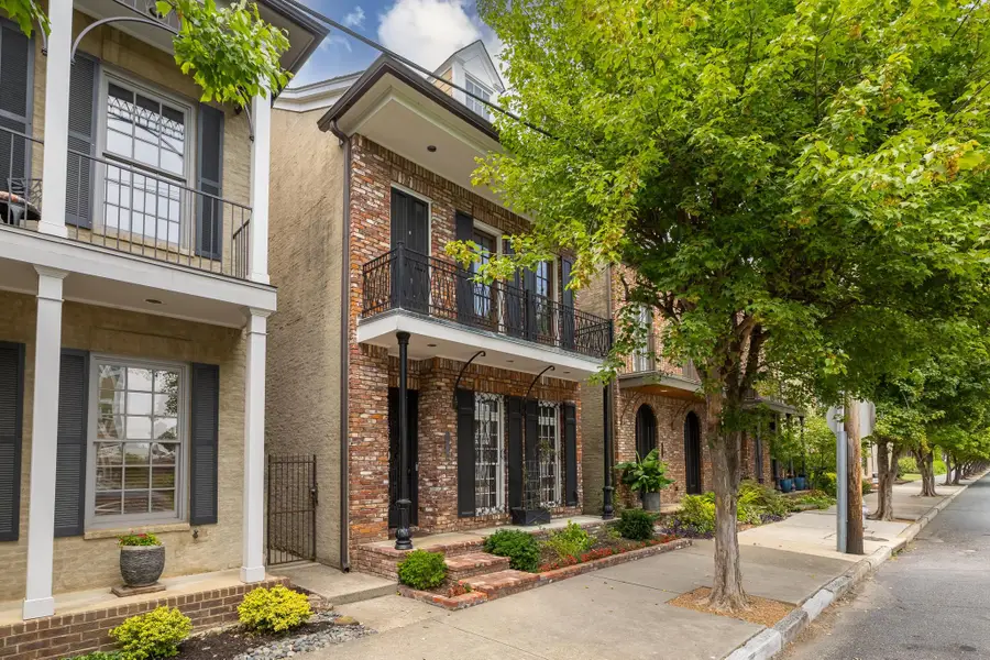 621 S FRONT ST, Memphis, TN 38103 - #2