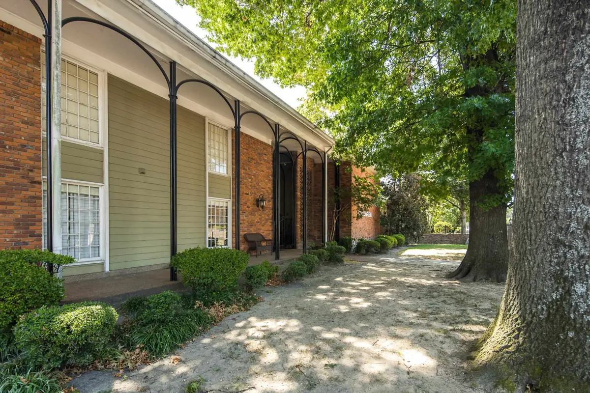 220 S MCLEAN BLVD #8, Memphis, TN 38104 - #1