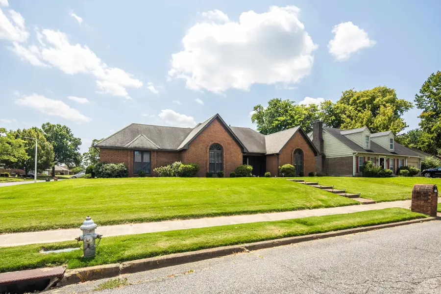 7291 BARNSTABLE RD, Memphis, TN 38125 - #2