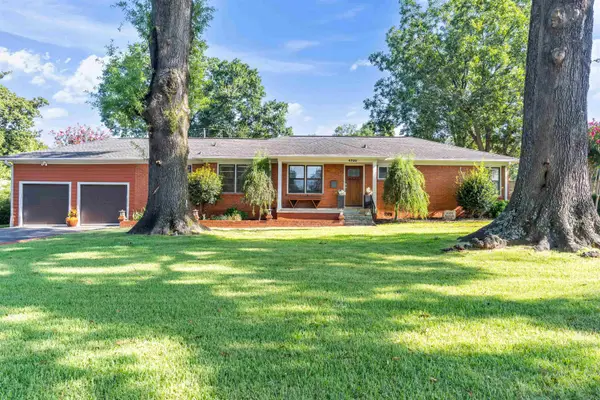 4988 FAIRFIELD CIR, Memphis, TN 38117