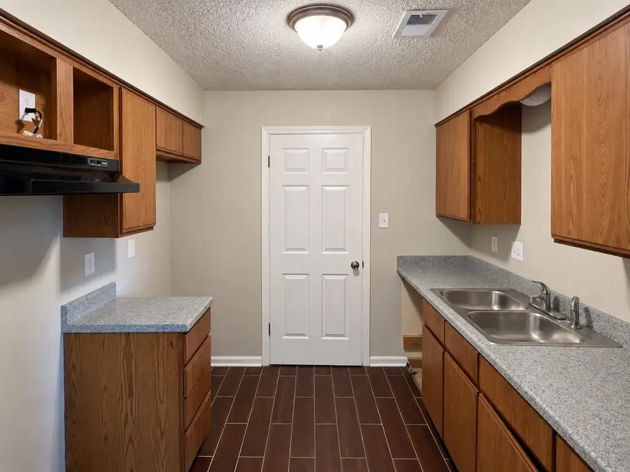 4421 FOREST VALLEY DR, Memphis, TN 38141 - #2