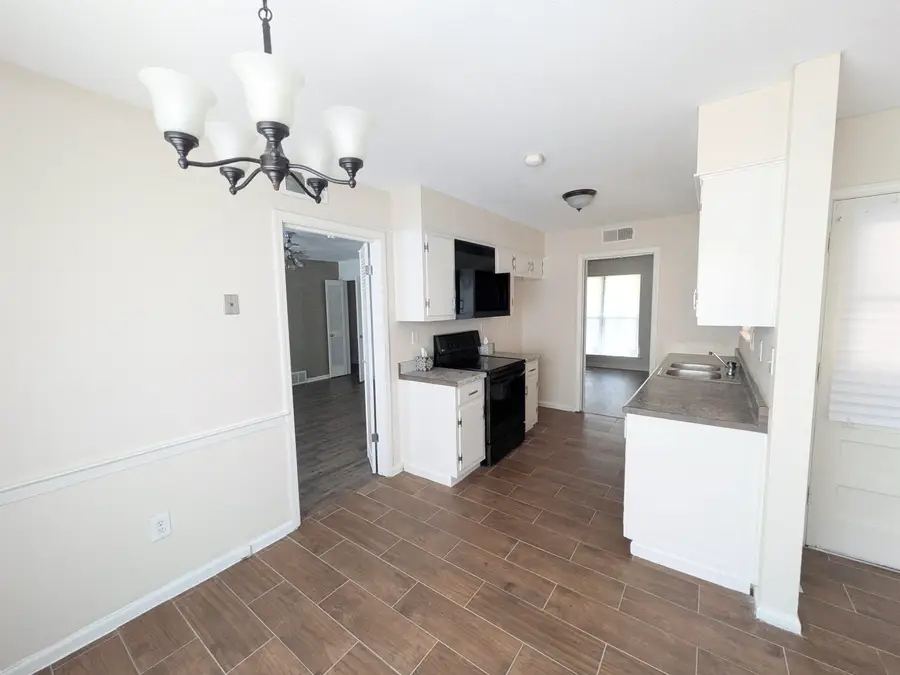 5352 HERITAGE DR, Memphis, TN 38115 - #2