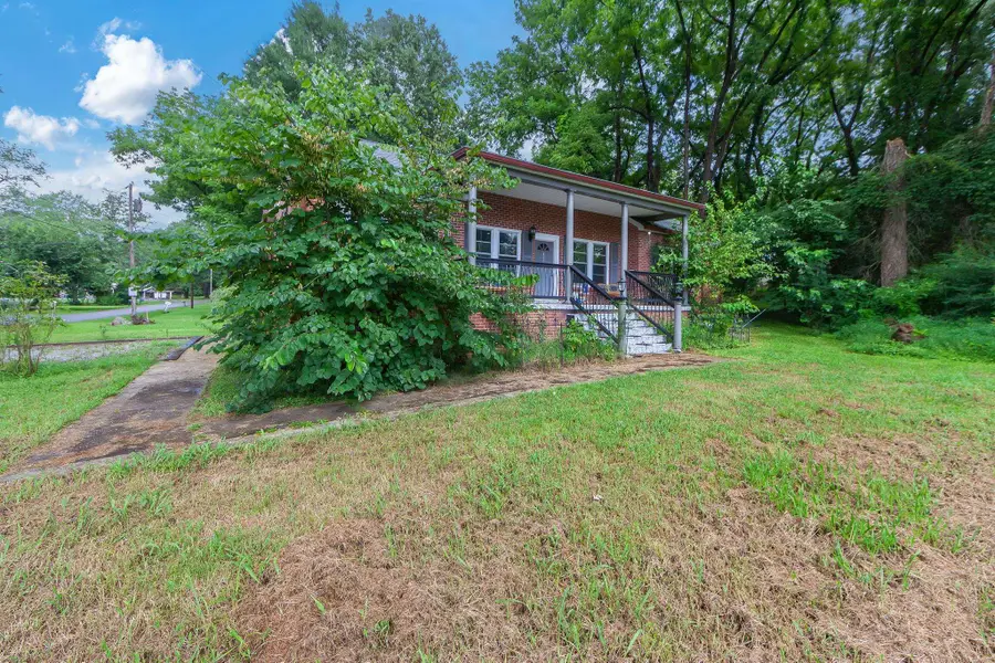 1305 HOLLYWOOD DR, Jackson, TN 38301 - #2