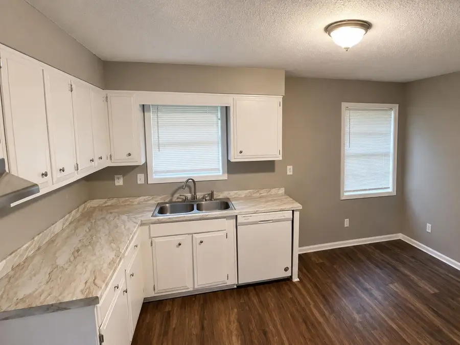 1902 MERRIMAC CV, Southaven, MS 38671-5124 - #2