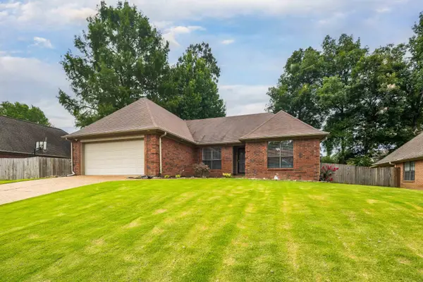 7685 SHADOW HILLS DR, Bartlett, TN 38002