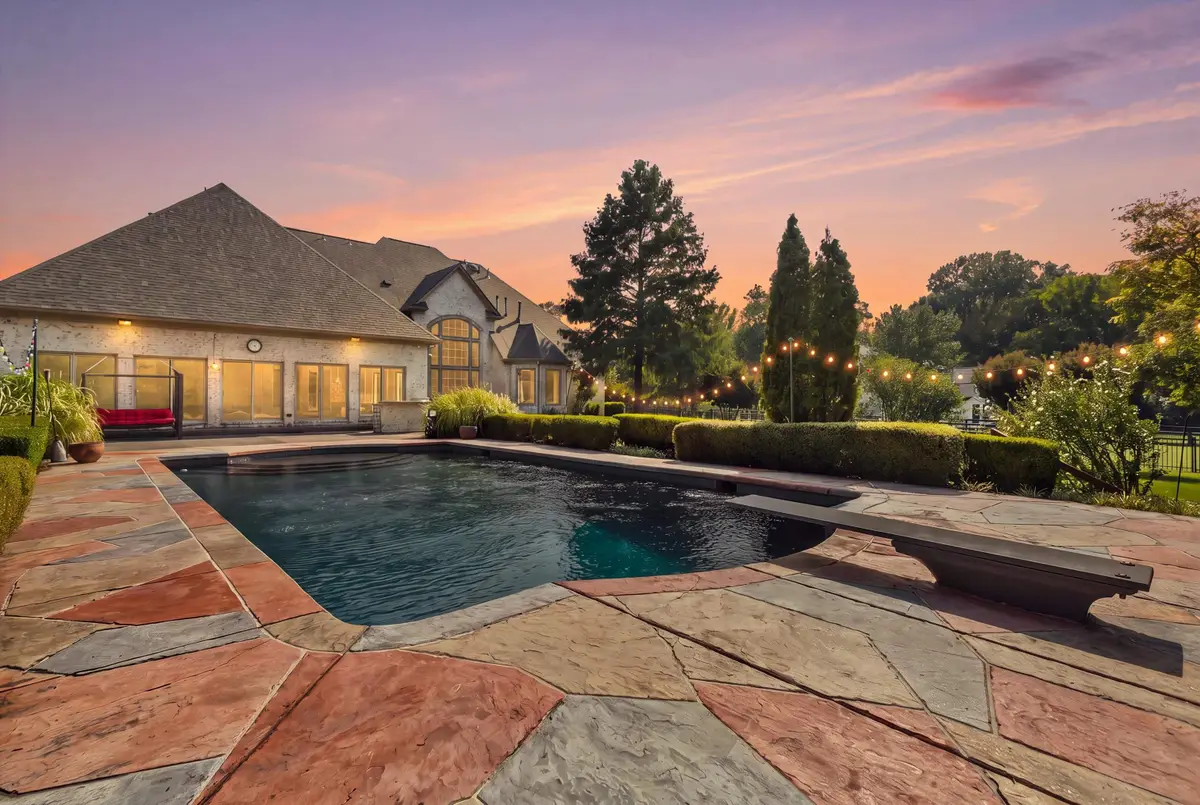8676 OLD CREEK RD, Memphis, TN 38125 - #1