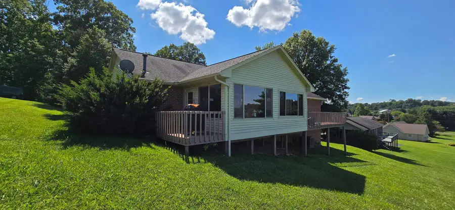296 BATTLEFIELD DR, Dandridge, TN 37725 - #3