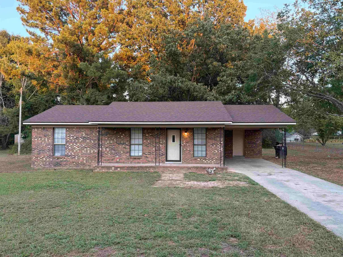 213 LINDA VISTA DR, Bolivar, TN 38008 - #1