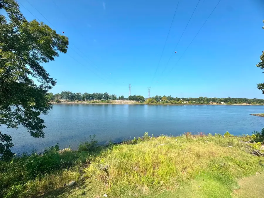 1295 ARNOLD LN, Savannah, TN 38372 - #3