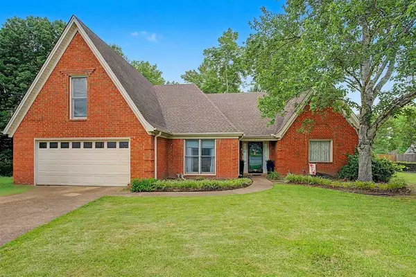 8762 BREDBURY CV, Memphis, TN 38016