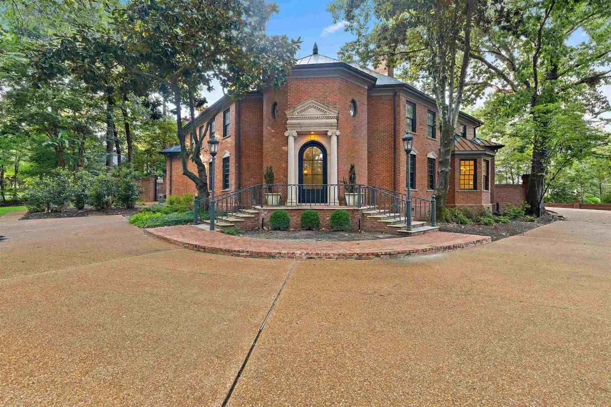 425 N RIVER OAKS RD, Memphis, TN 38120 - #1