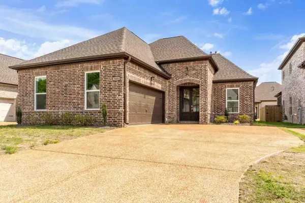 568 ROSALIE WOODS DR, Cordova, TN 38018