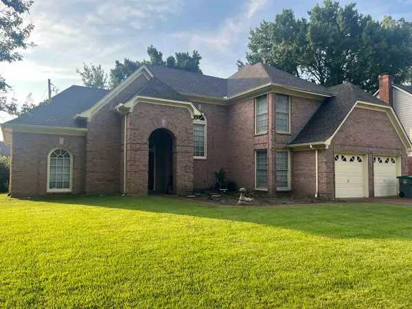 8428 KINGS TRAIL DR, Memphis, TN 38016