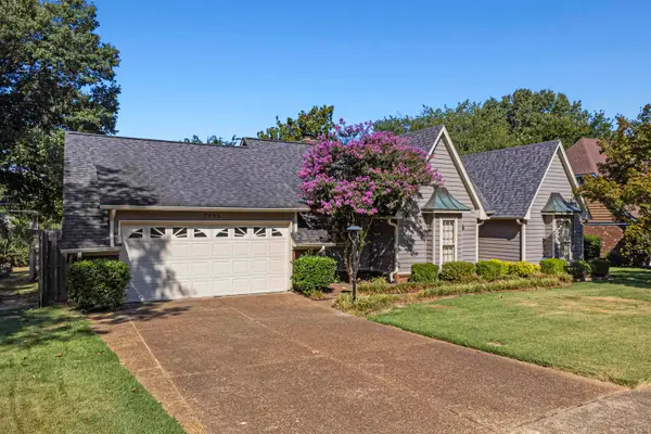 2425 FAIRWAY OAKS DR, Bartlett, TN 38134