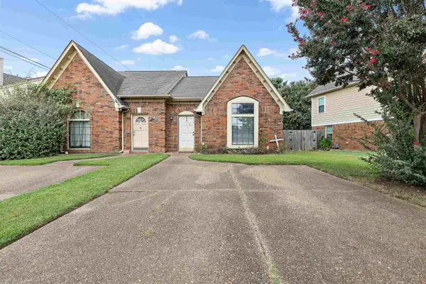 1613 OAKEN BUCKET DR, Memphis, TN 38016