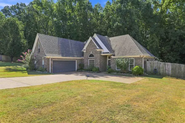 50 BROOKHAVEN LN, Oakland, TN 38060