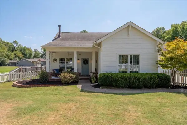 469 S ROWLETT ST, Collierville, TN 38017