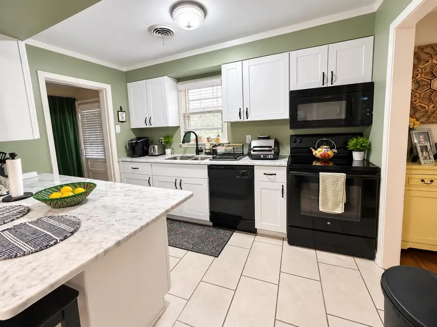 1445 DEARING RD, Memphis, TN 38117 - #2