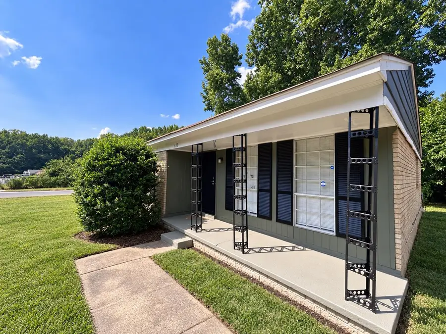 630 BLACKHAWK RD, Memphis, TN 38109 - #3