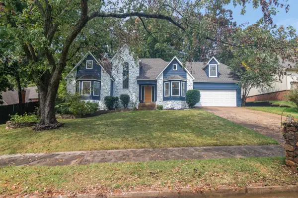 2217 OAK HOLLOW LN, Memphis, TN 38016