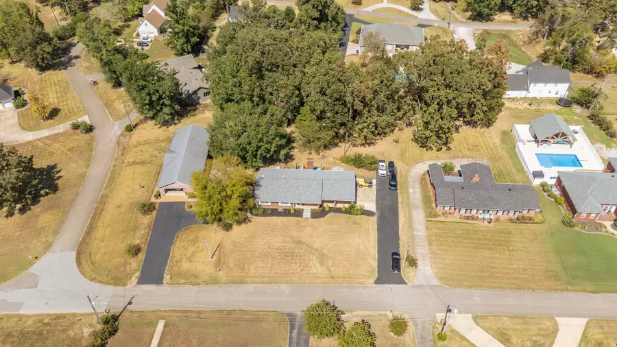 520 BOWEN DR, Savannah, TN 38372 - #2