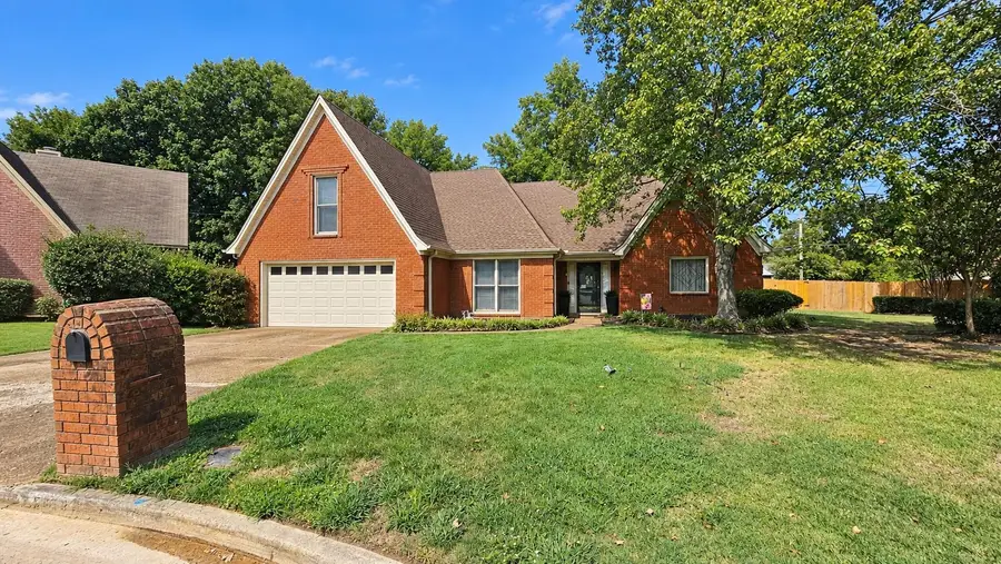 8762 W BREDBURY CV, Cordova, TN 38016 - #2