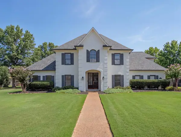 2056 DOGWOOD GARDEN DR, Collierville, TN 38139
