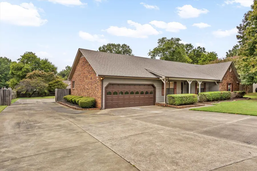 3961 OAK RD, Bartlett, TN 38135 - #2