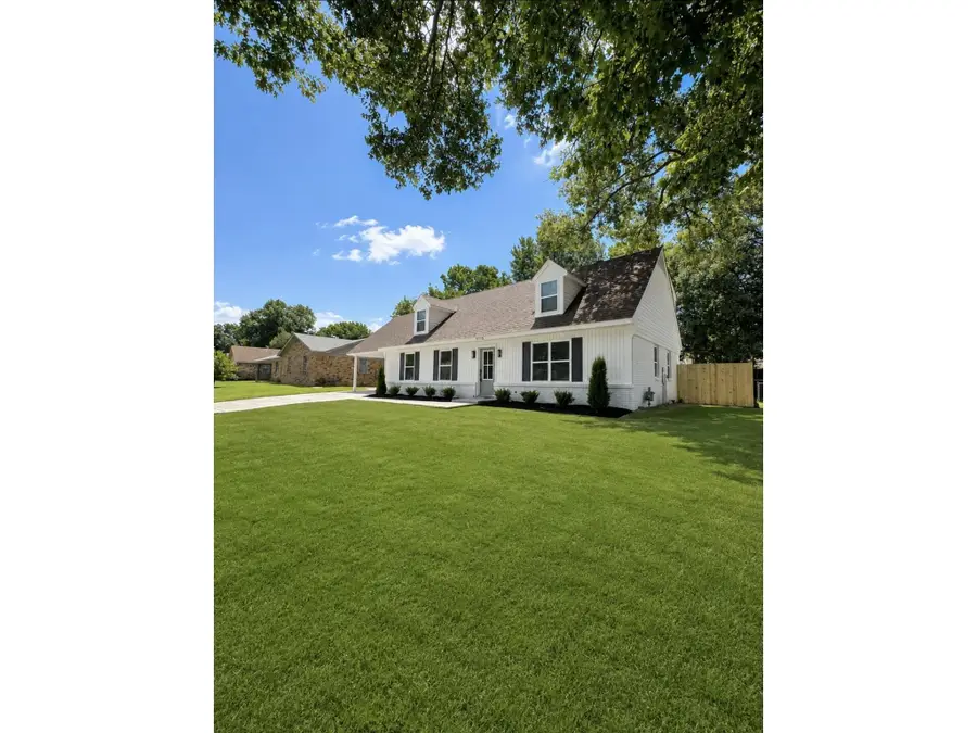 5715 BARTLETT WOODS DR, Bartlett, TN 38134 - #2