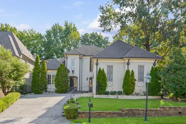 1924 CHATSWORTH DR, Germantown, TN 38138