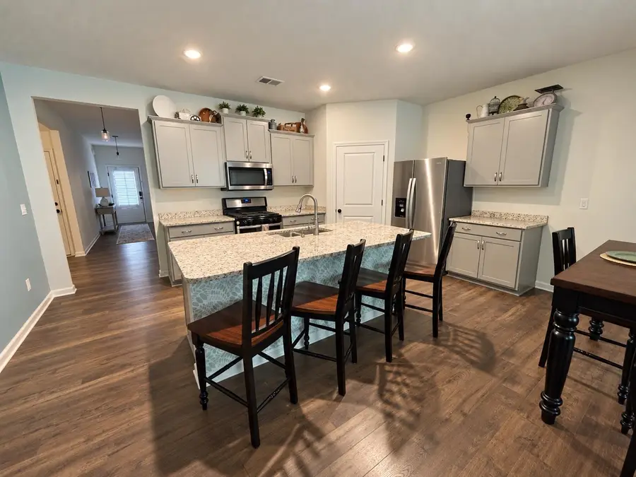 330 COLONIAL HEIGHTS DR, Munford, TN 38058 - #2
