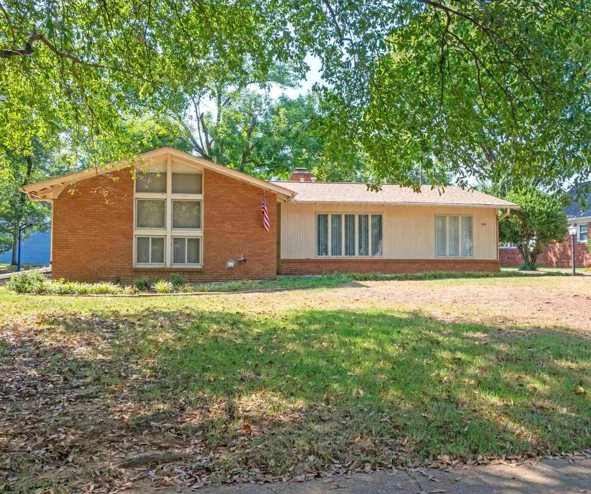 1601 W CRESTWOOD DR, Memphis, TN 38119 - #1